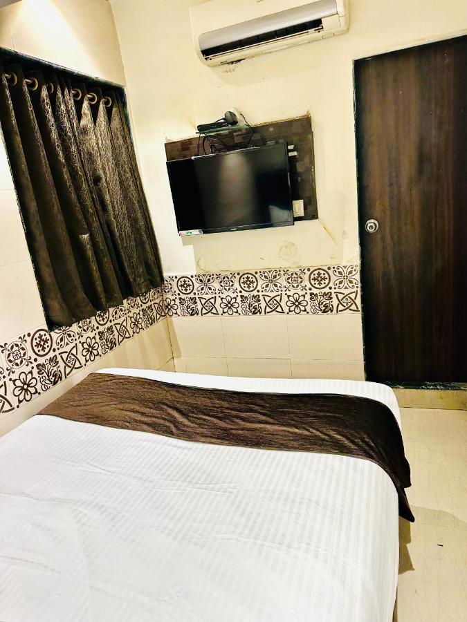 Kalpana Residency - Near Us Embassy Hotell Mumbai Exteriör bild